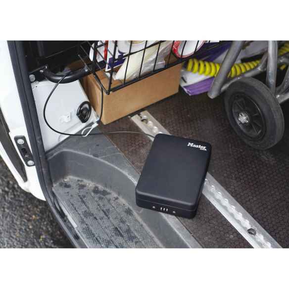 Mini taquilla de combinación portátil Masterlock RG-101354