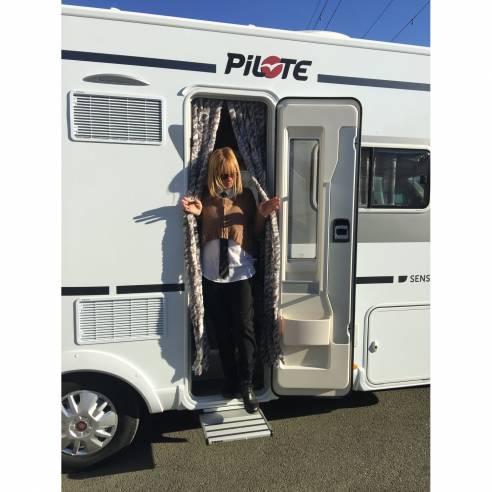 Colores: Marrón / Blanco / Gris Incasa RG-171644