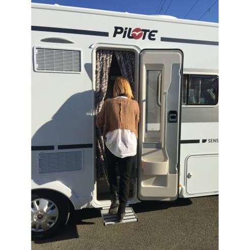 Colores: Marrón / Blanco / Gris Incasa RG-171644