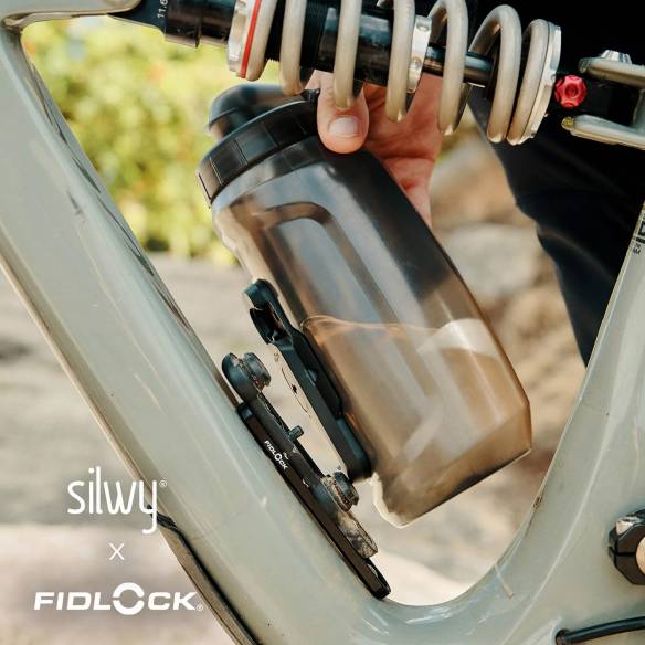 Botella magnética para bicicleta con fijación Silwy RG-145163